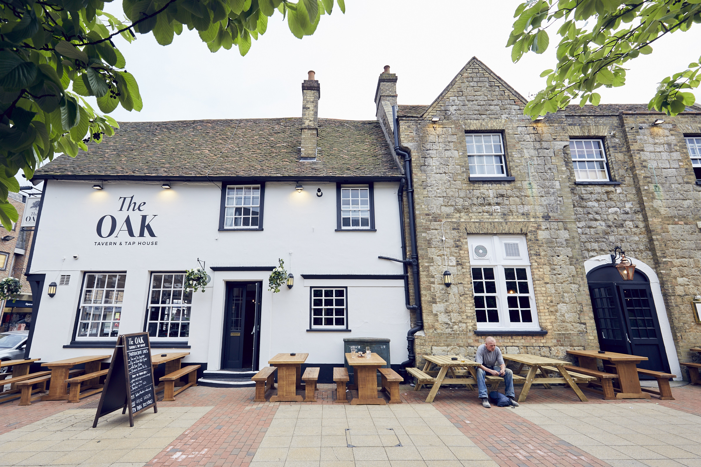 The Oak Tavern & Taphouse